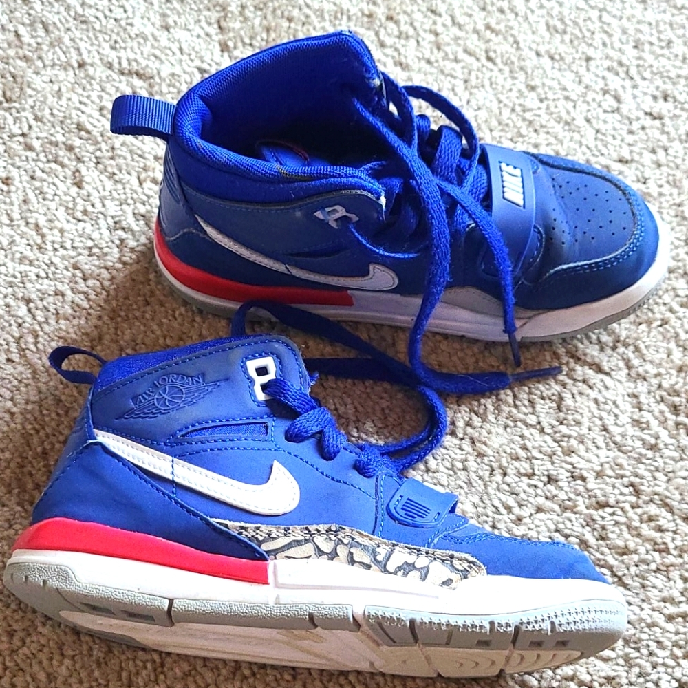 Kids mid Jordan 1s